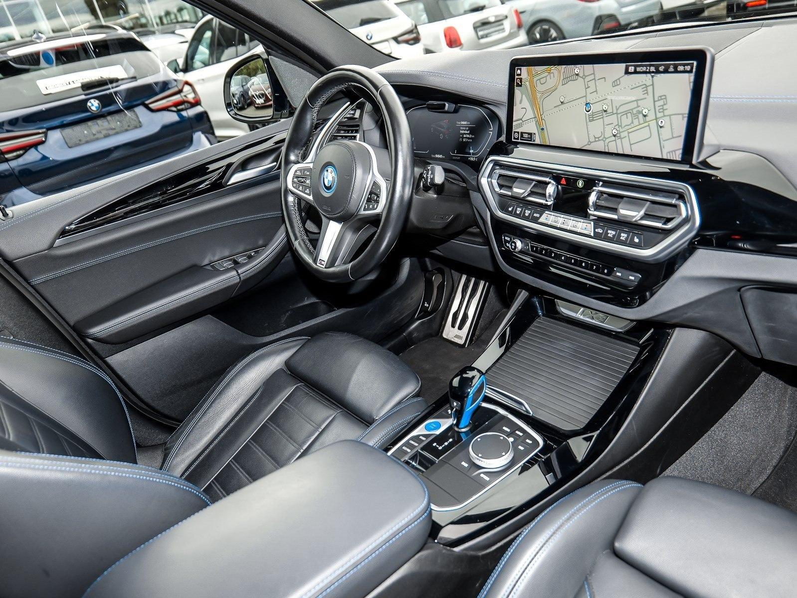 BMW iX3 HUD PANO ACC AHK 360°KAM RFK NAVI Standh.