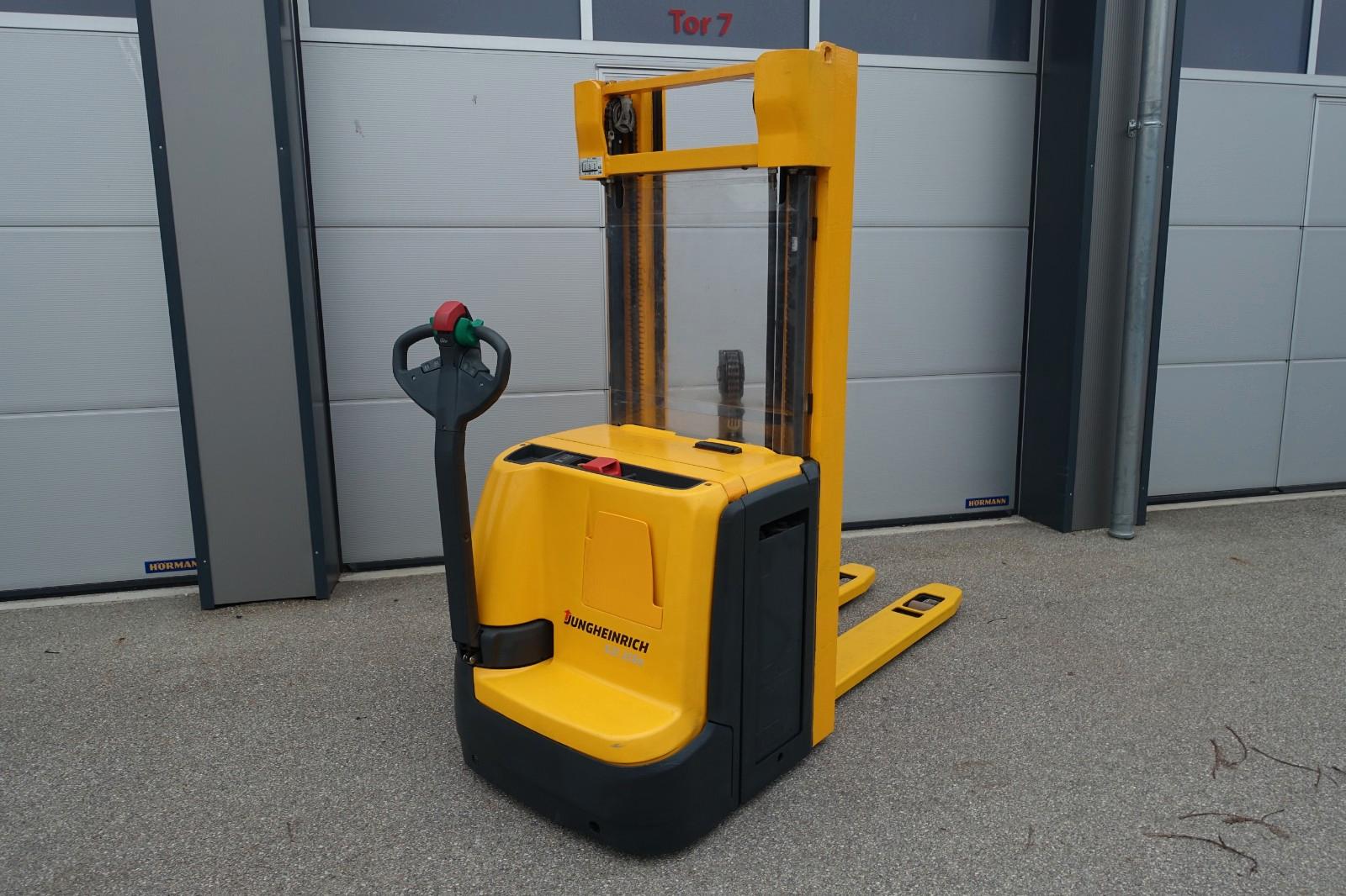 Jungheinrich EJC 216z  Elektro-Deichselstapler Hochhubwagen