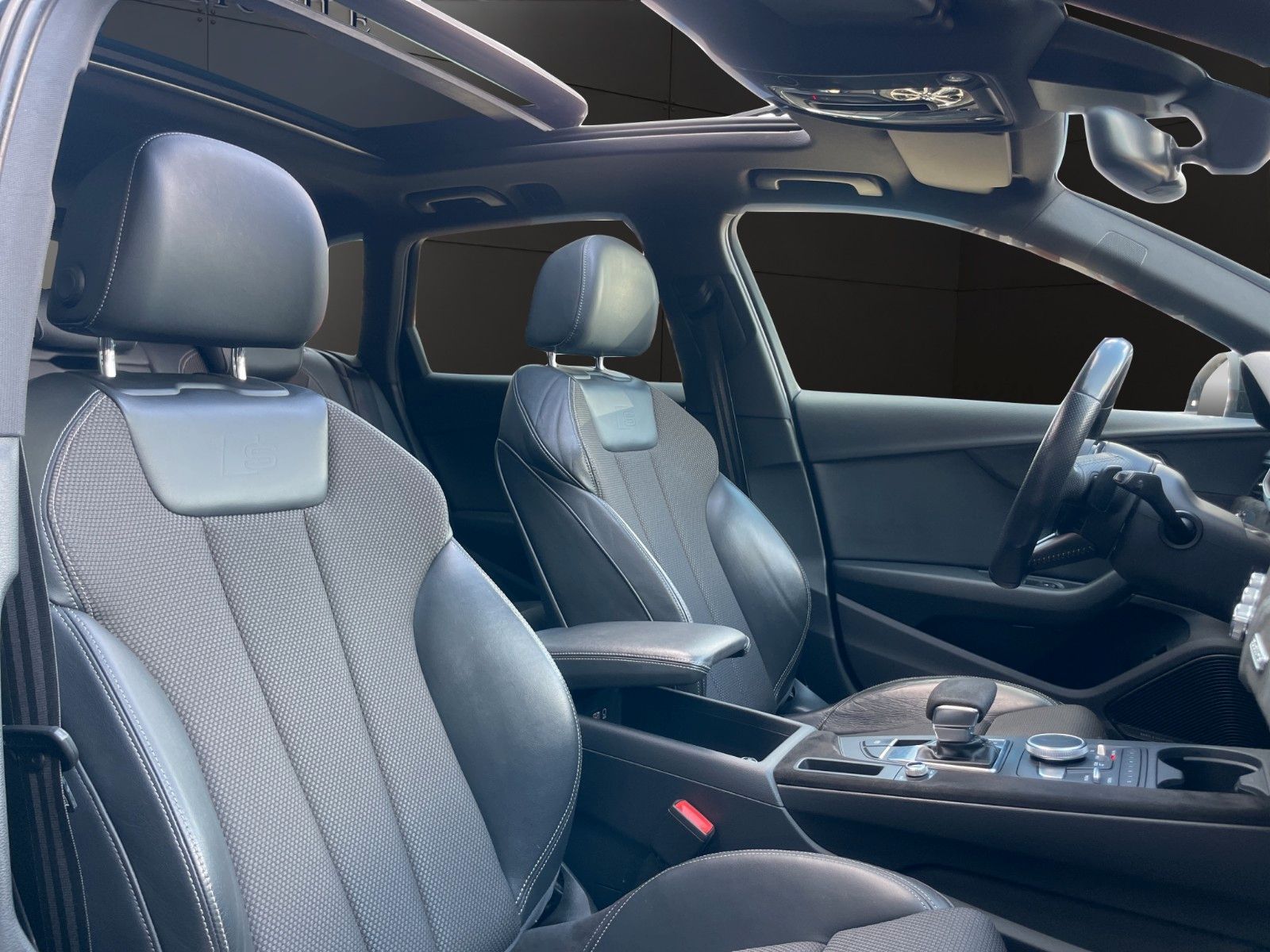 Fahrzeugabbildung Audi A4 Avant Quattro 3.0 TDI *3x S-Line*Pano*B&O*