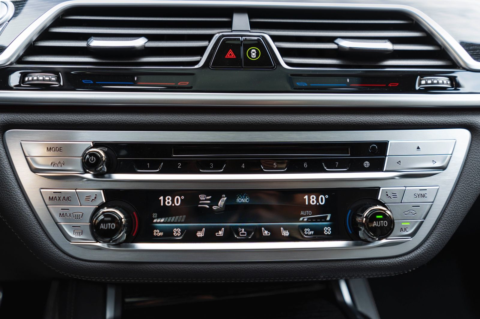 Fahrzeugabbildung BMW 745 e M Sportpaket Laserlicht Head Up Harman
