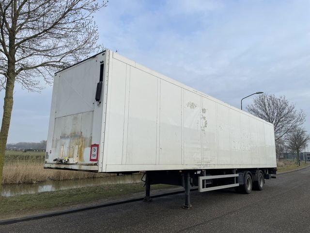 Schmitz Cargobull SKO 20/LZG 2-Axle Closed Box / Lift Axle / Steer