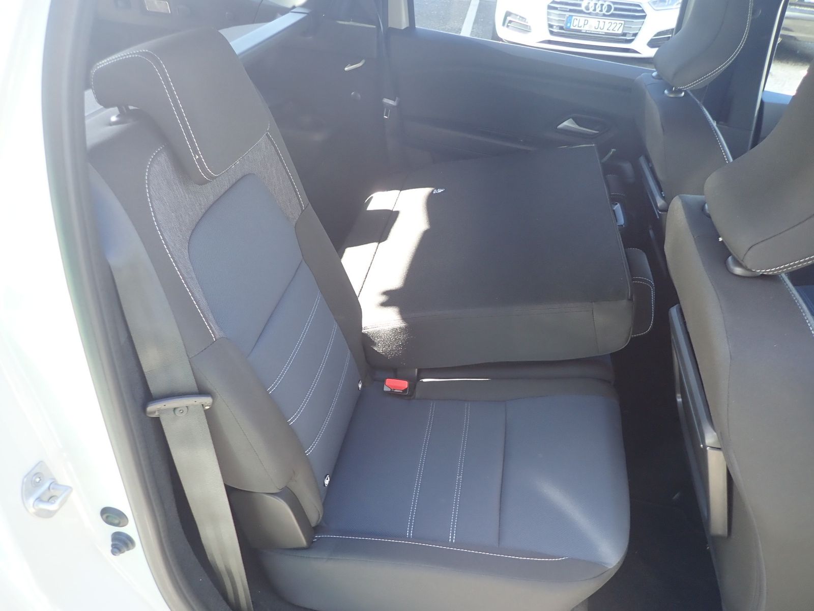 Fahrzeugabbildung Dacia Jogger Journey hybrid 155 7-Sitzer