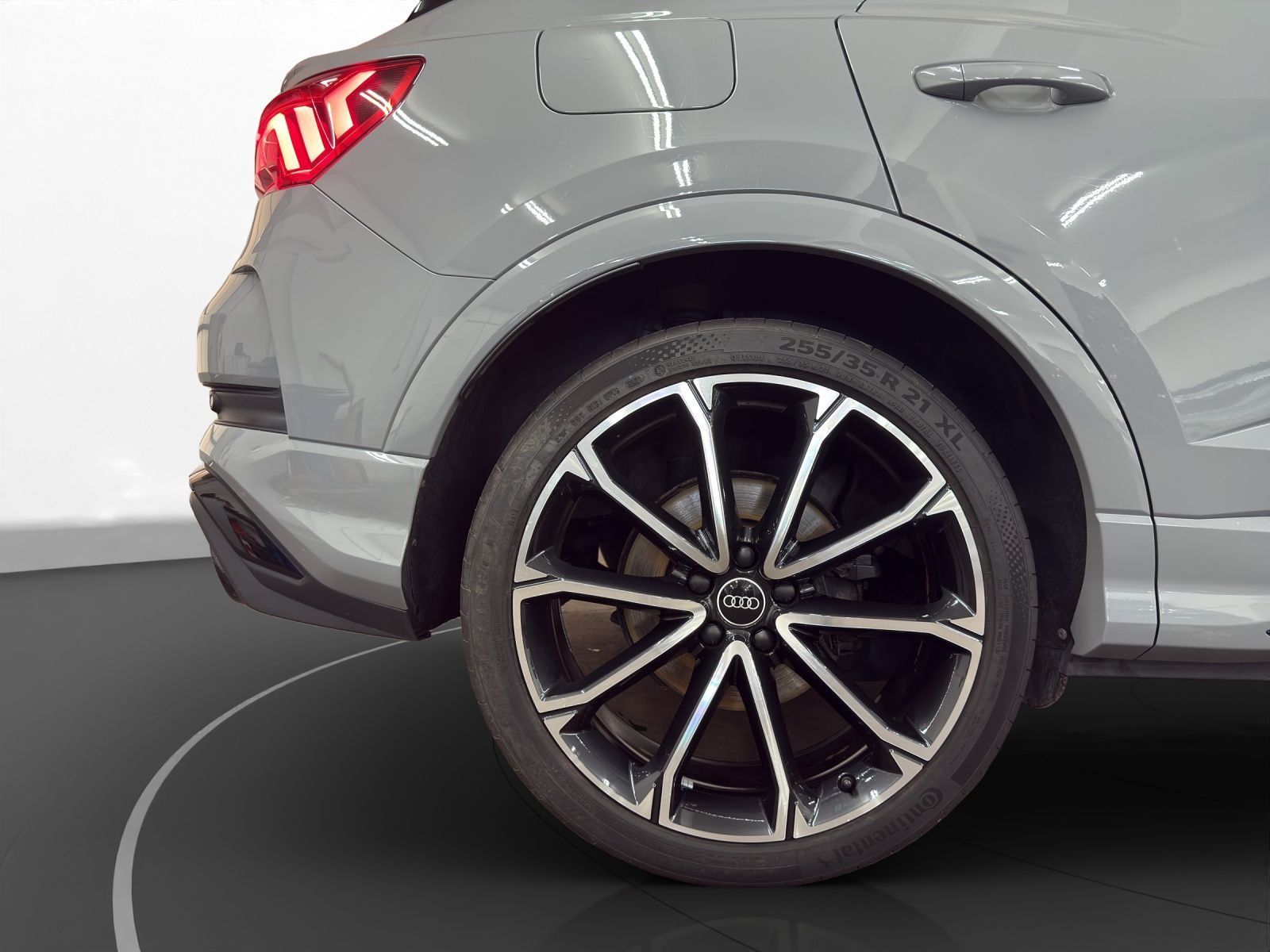 Audi RSQ3 - Bild 14