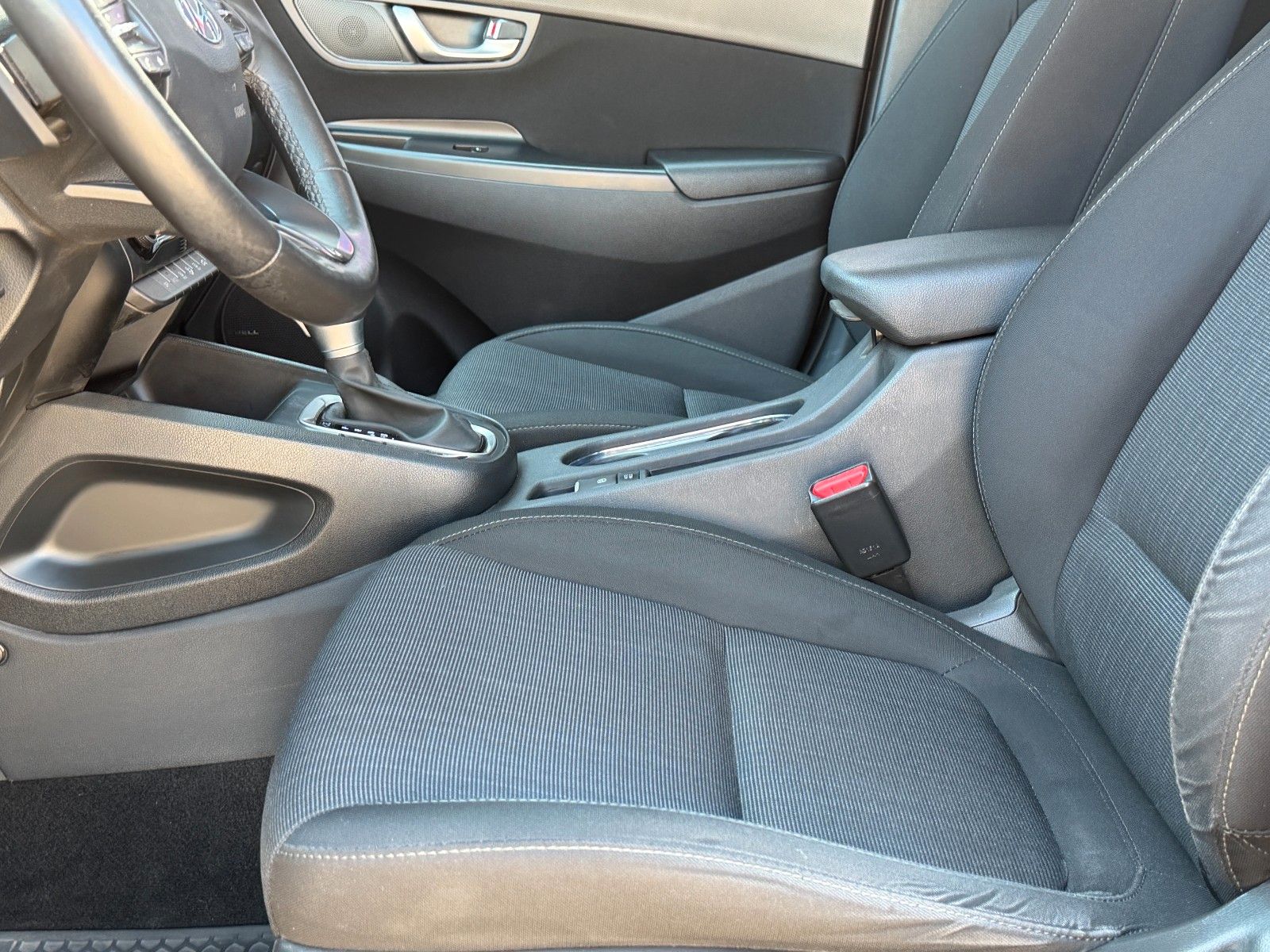 Fahrzeugabbildung Hyundai Hyundai KONA 1.6 GDi Hybrid Trend *Navi*LED*RFK*