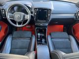 Volvo XC40 P8 R Design AWD+XENIUM+WÄRMEPUMPE+INTELLI++ - Volvo Gebrauchtwagen in Reutlingen