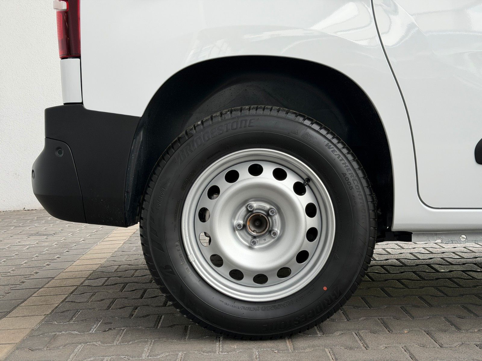 Fahrzeugabbildung Opel Combo E Cargo 1.5 D M Kamera,LED,PDC,Facelift