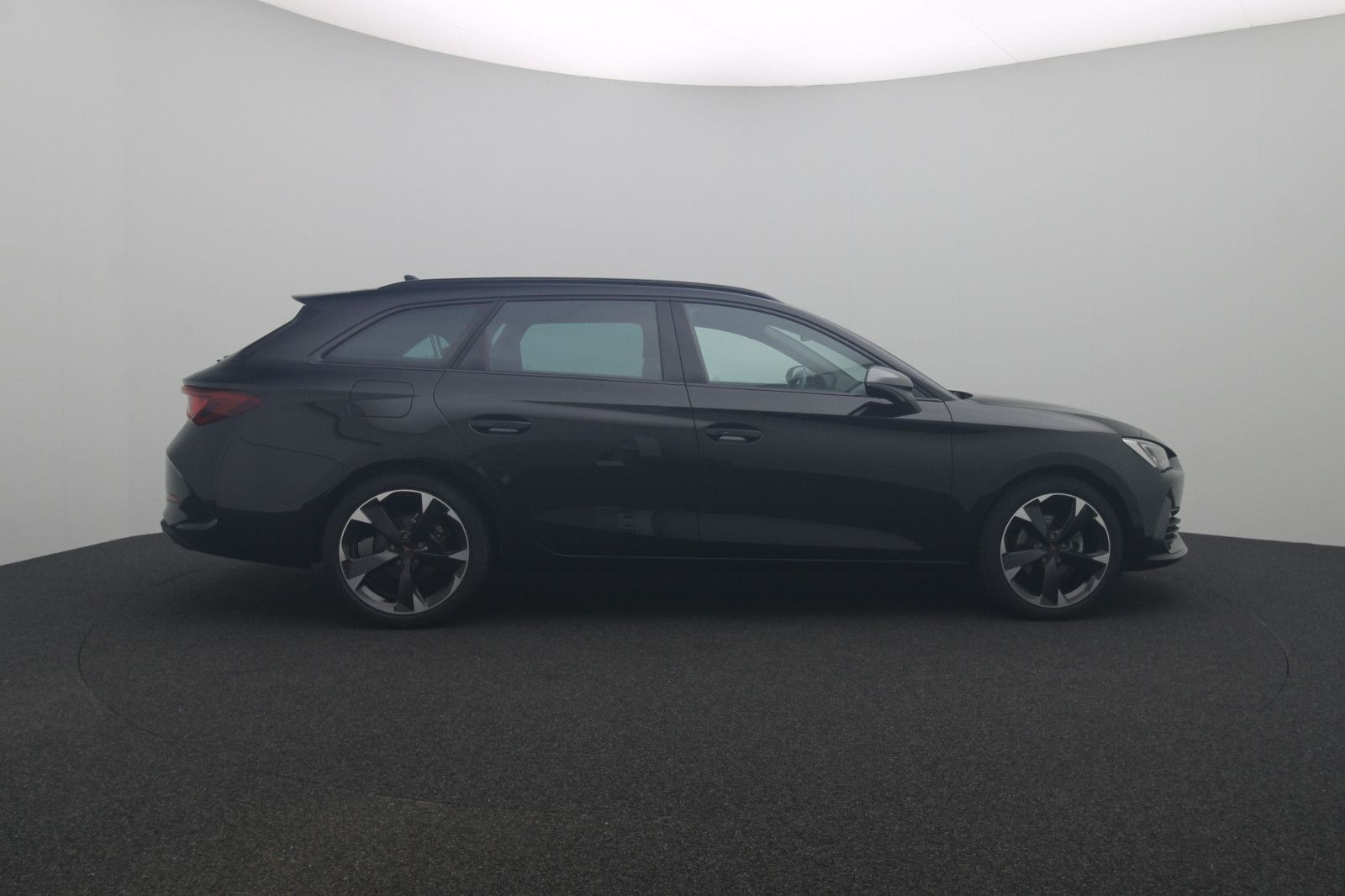 Fahrzeugabbildung CUPRA Leon ST 1.5 eTSI DSG LED Pano Beats