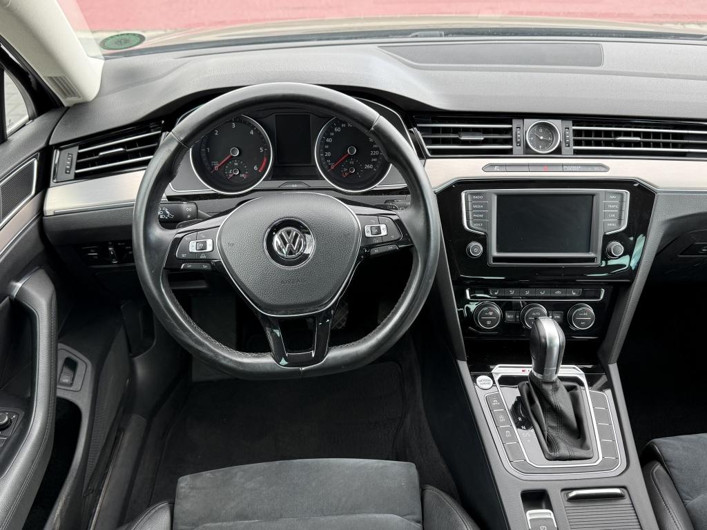 VOLKSWAGEN PASSAT R-LINE - 239 CV - HIGHLINE - 4MOTION - BVA - ALCANTARA