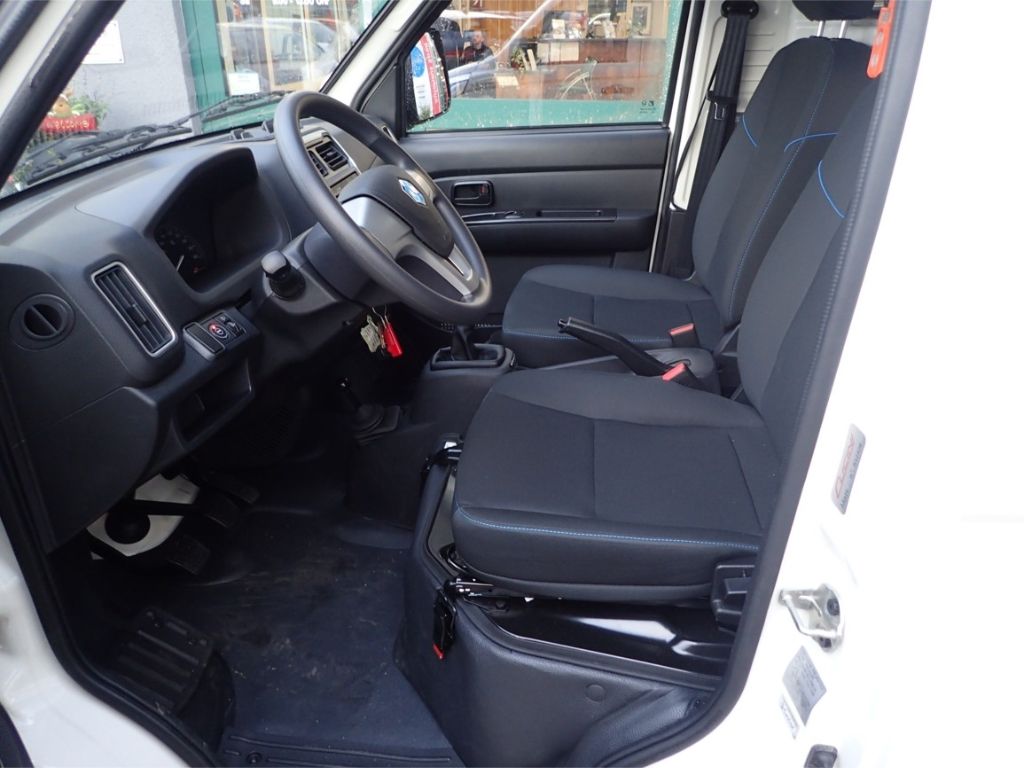 Fahrzeugabbildung Piaggio Porter NP6 Allrad 3-Seitenkipper LPG Singlewheel