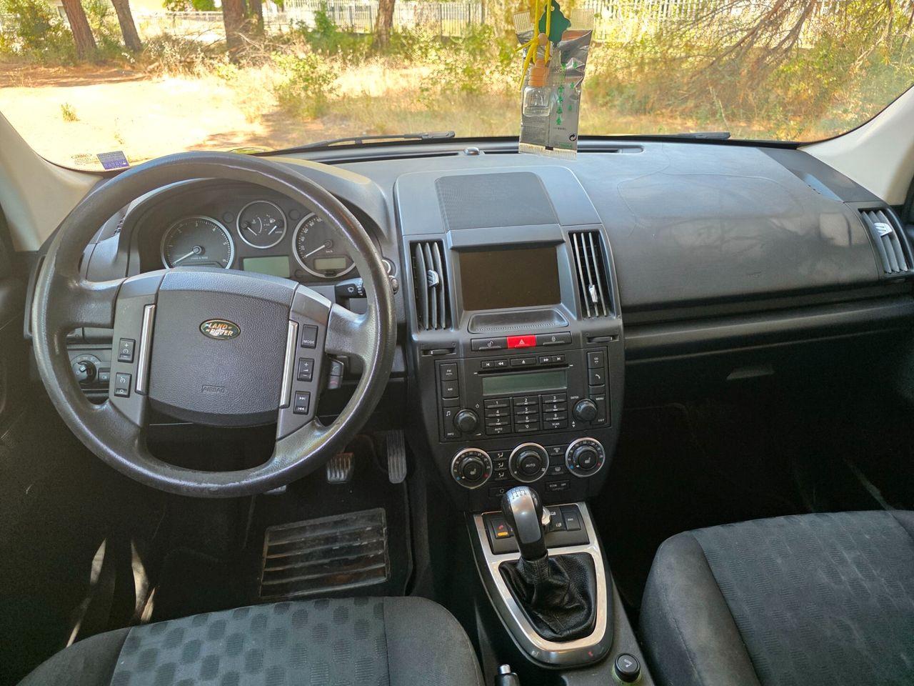 Land Rover Freelander 2009 — photo 11