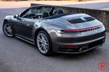 Porsche 992 Carrera 4 Cabriolet Sport Chrono PASM - : mit Android Auto, Cabrio