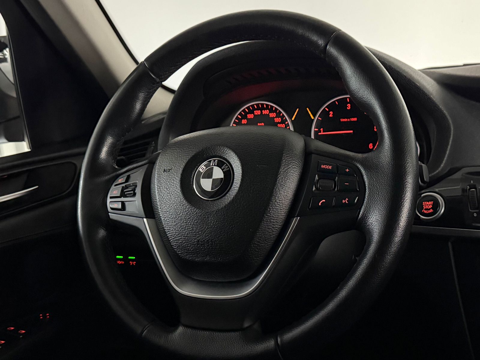 Fahrzeugabbildung BMW X3 sDrive 18 d/XENON/HuD/PANO/AHK/NAVI PROF.