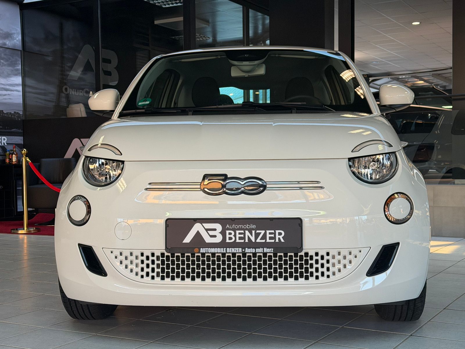 Fahrzeugabbildung Fiat 500e/TEMPOMAT/APPLE/KLIMA/SPURHALTEASSISTE