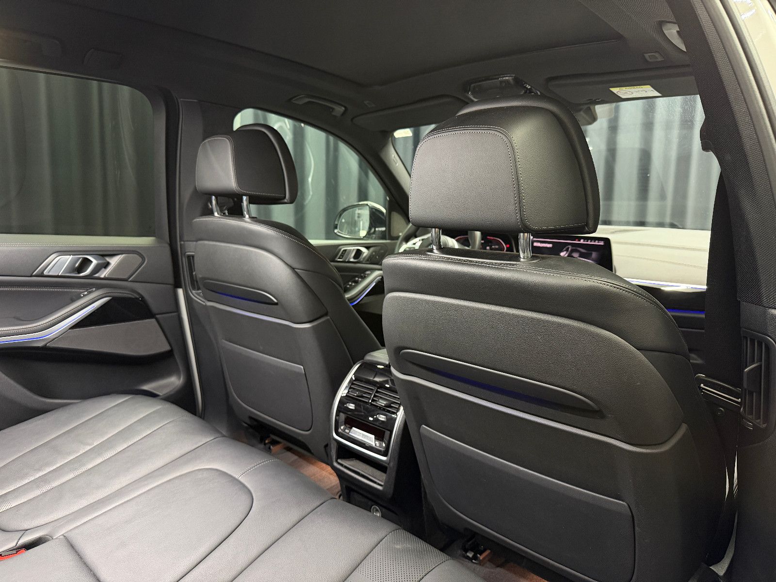 Fahrzeugabbildung BMW X5 M50d|LASER|H&K|360°|PANO|GESTIK|AHK|HuD