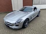 Mercedes-Benz SLS AMG 6.3 V8  original nur 2.900 Kilometer - Mercedes-Benz SLS AMG: Privatanbieter