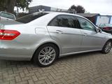 Mercedes-Benz E 300 E -Klasse Lim. E 300 CDI BlueEfficiency - mit Diesel-Antrieb: Silber, Limousine