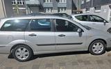 Ford Focus Kombi, Grau - gebrauchte Ford Focus aus dem Jahr 2001