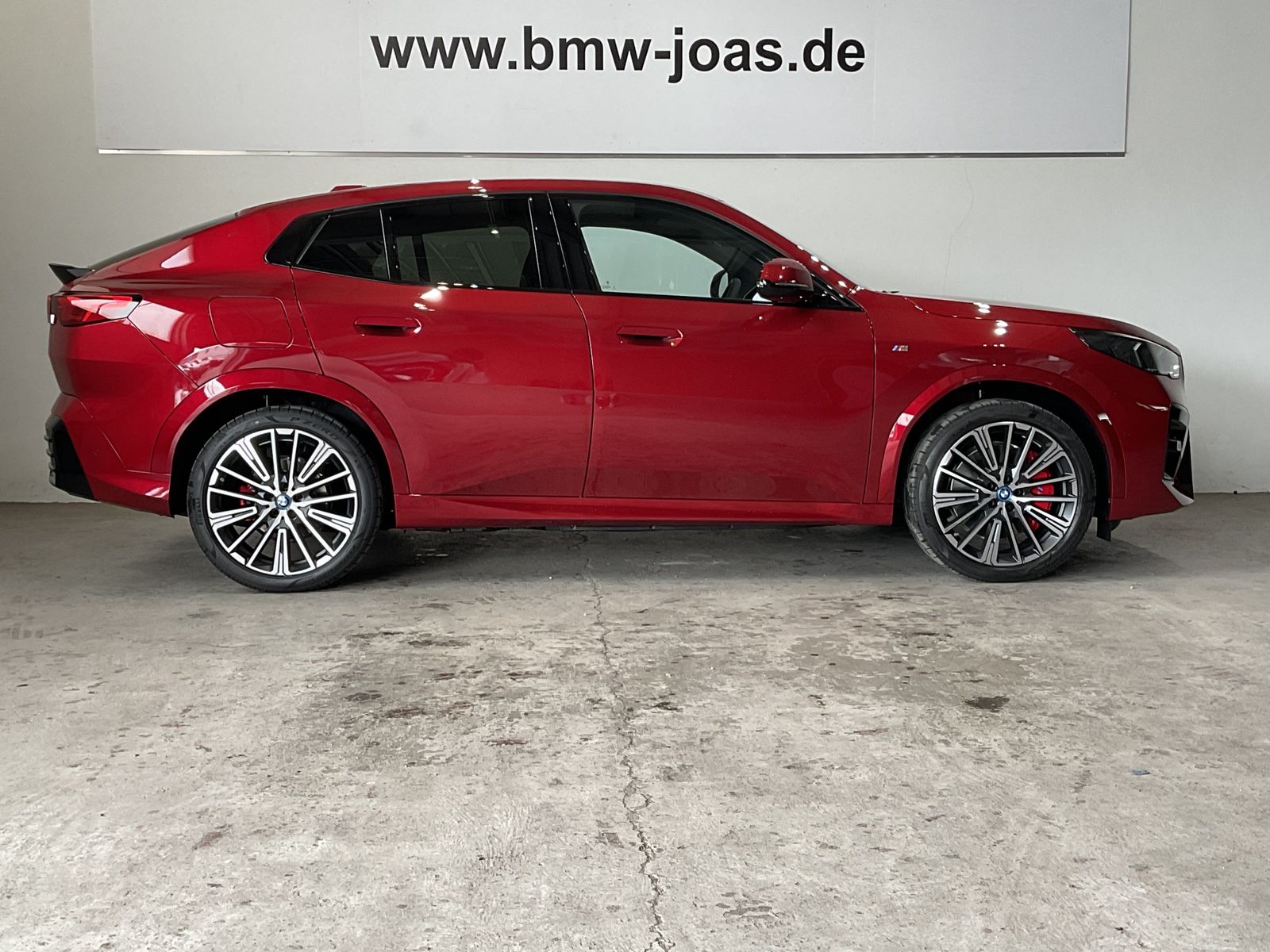 Fahrzeugabbildung BMW iX2 20" LMR, Komfortzugang, AHK M Sportpaket