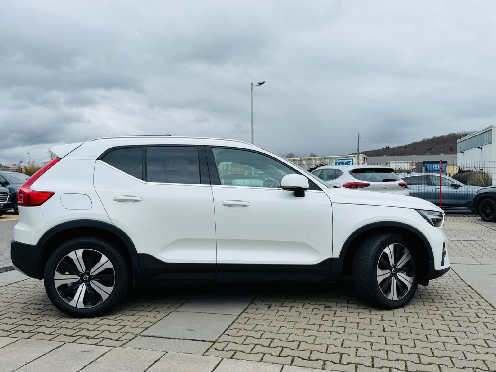 Volvo XC40 Core Recharge Plug-In Hybrid Standheizung foto 4