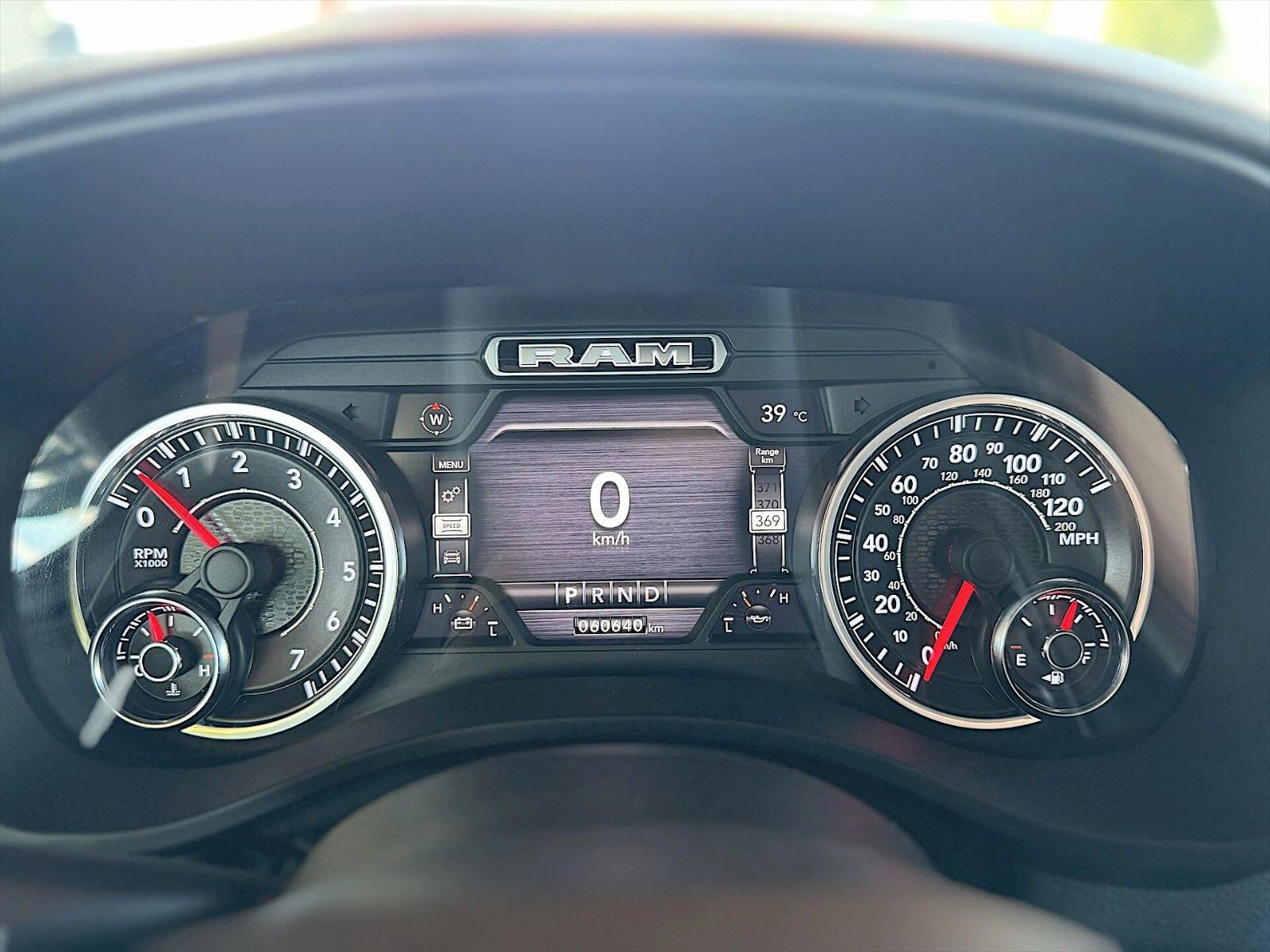 Fahrzeugabbildung Dodge RAM 5.7 V8 HEMI Night-Edition Offroad 4x4 LPG