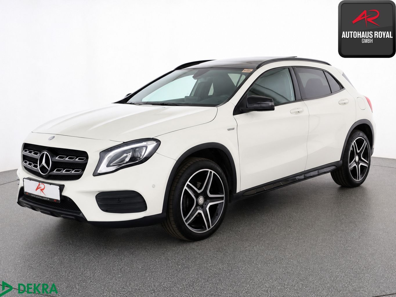 MERCEDES-BENZ GLA 200 AMG NIGHT PANO,KAMERA,PARKLENK,AMBIENTE
