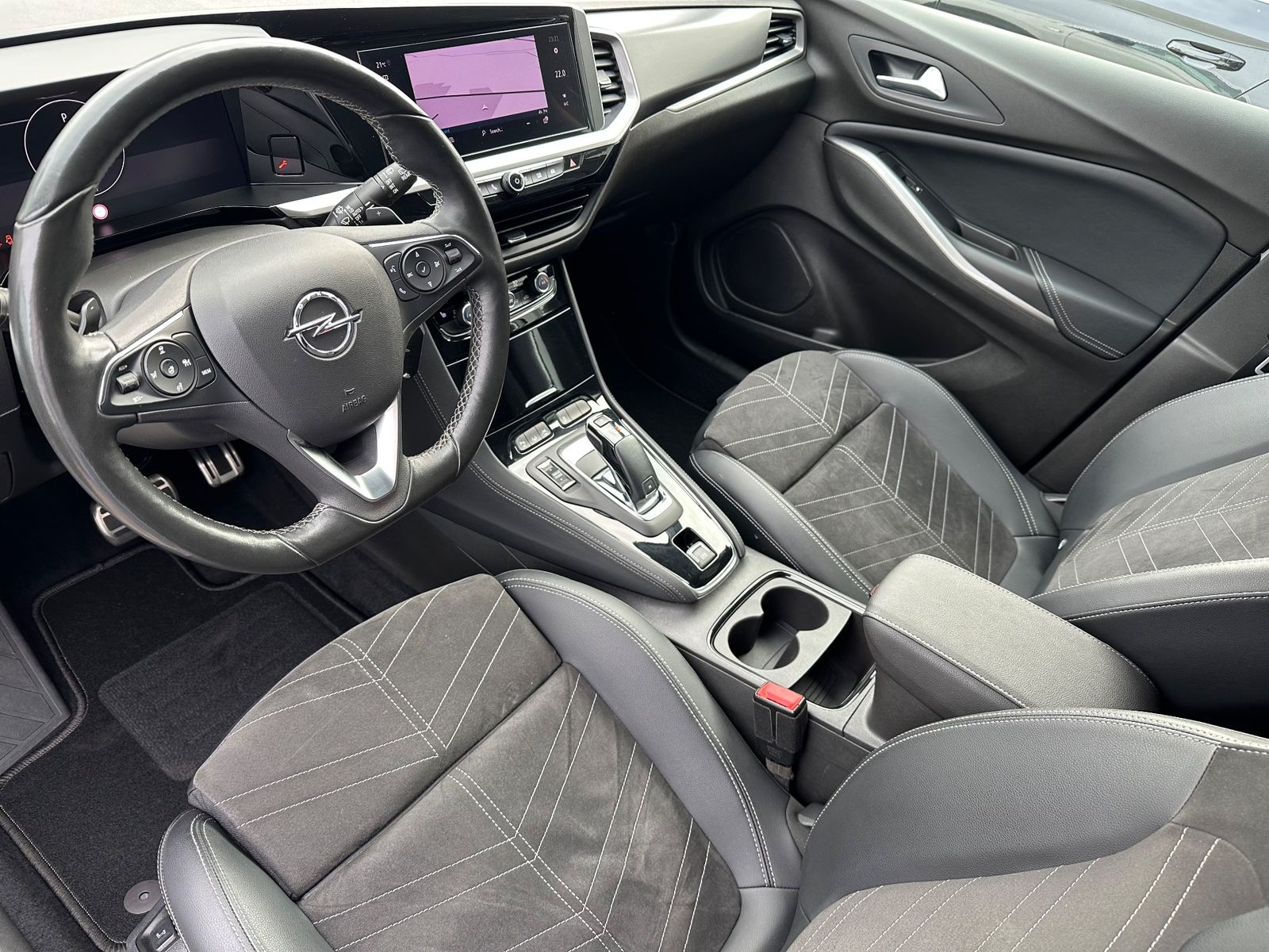 Fahrzeugabbildung Opel Grandland X 1.5 D Automatik Elegance NAV+MATRIX