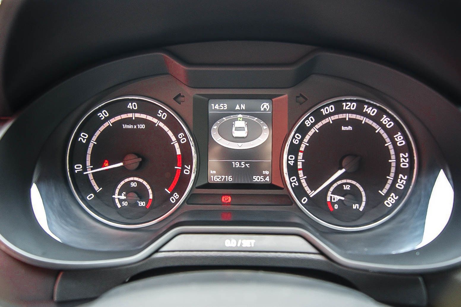 Fahrzeugabbildung SKODA Octavia Combi RS 20TSI CHALLENGE XL LEDER XENON
