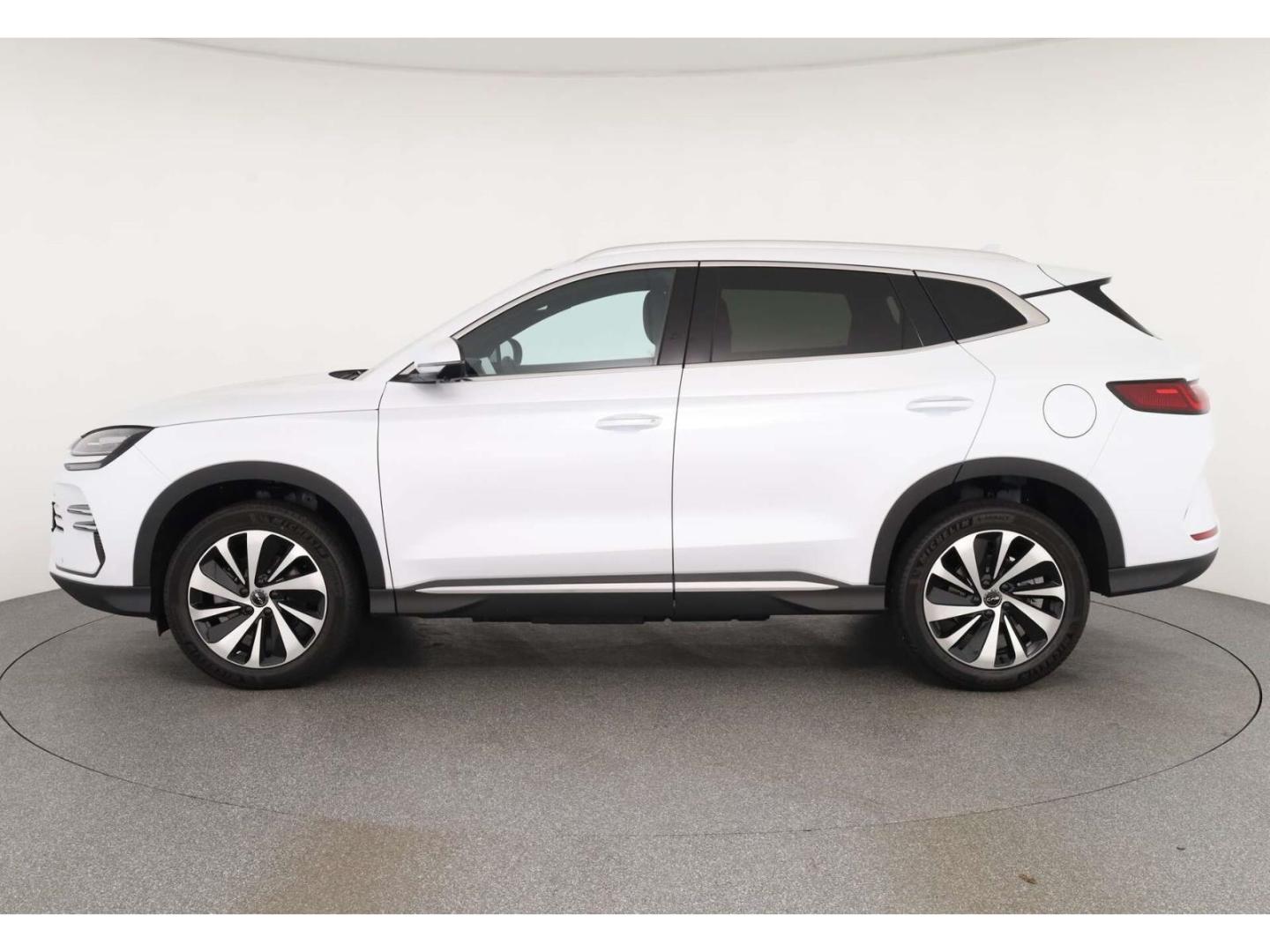 BYD Seal U DM-i Boost LP: 41.899,- /Top-View/Head-up