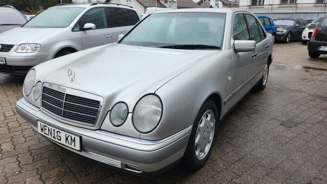 Mercedes-Benz E 320