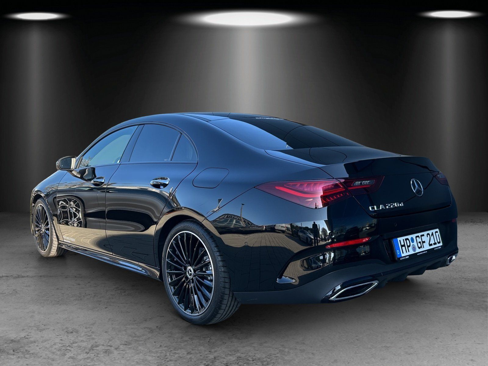 Fahrzeugabbildung Mercedes-Benz CLA 220 d Coupé AMG Pano DISTR KeyGo MULTIBEAM