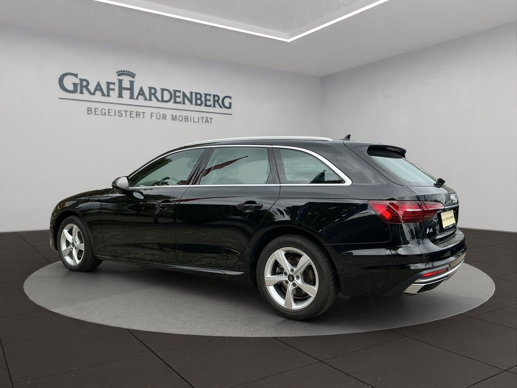AUDI A4 2024