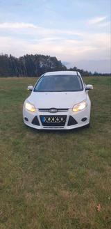 Ford Focus Bj 2011 TÜV 7/2026 1,6 100PS - Ford Focus aus 2011: Focus2011