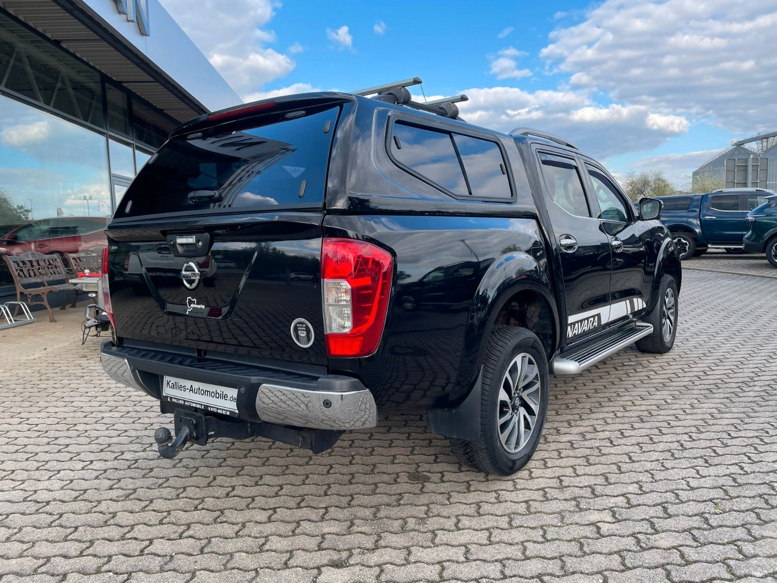 Fahrzeugabbildung Nissan Navara NP300 Tekna Double Cab 4x4