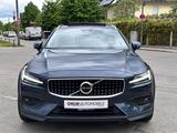 Volvo V60 Cross Country Plus AWD Navi Leder Pano ACC - Volvo V60 Gebrauchtwagen in München