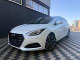 Hyundai i40 cw blue Premium Navi Leder Panorama - Hyundai i40 mit Schiebedach