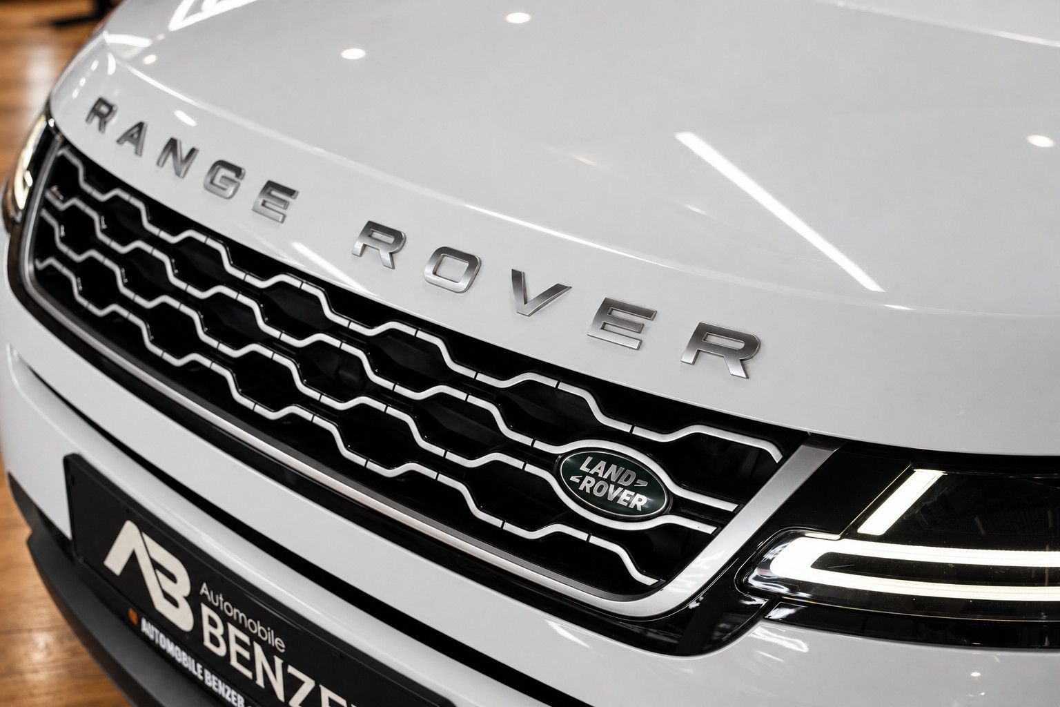 Fahrzeugabbildung Land Rover Range Rover Evoque SE *Meridian*Kamera*Memory