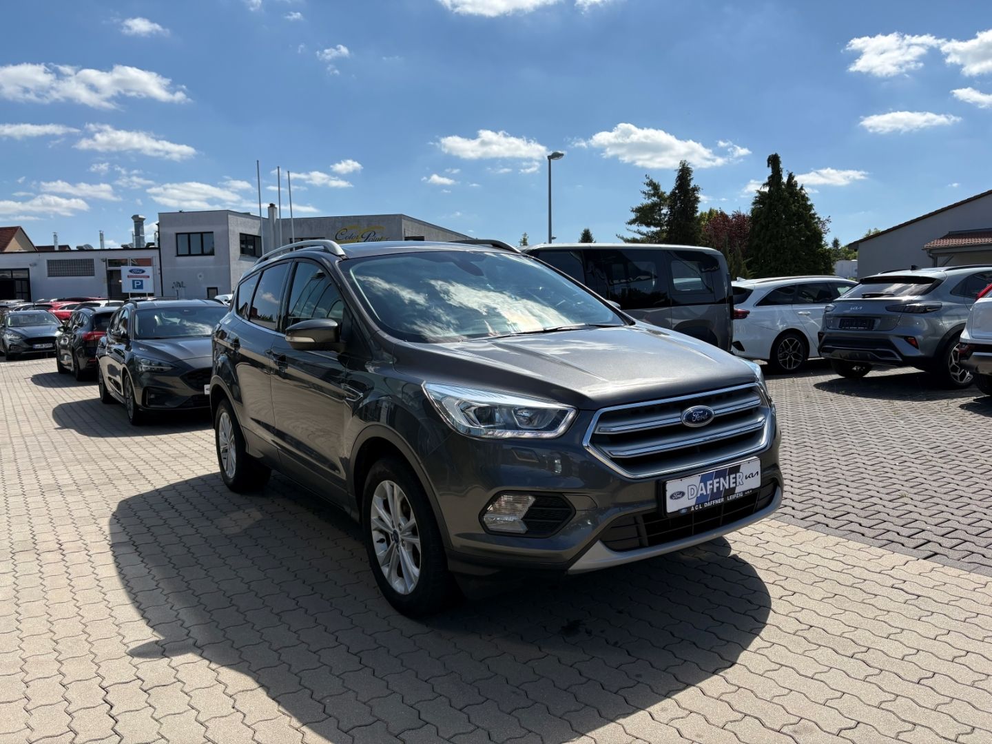 Fahrzeugabbildung Ford Kuga Titanium AHK Beheizbare WSS Allwetter