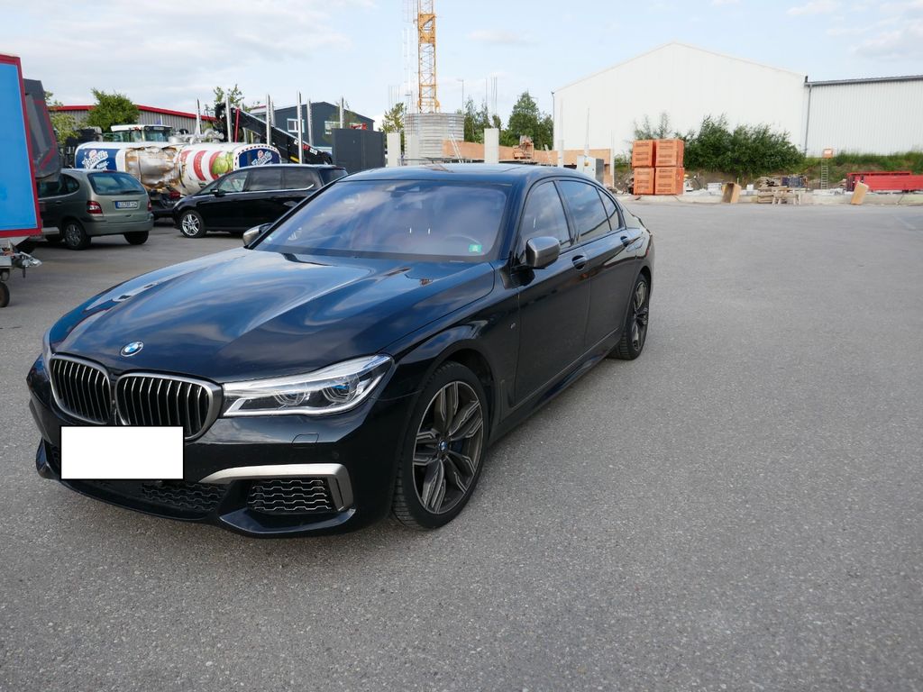 BMW M760