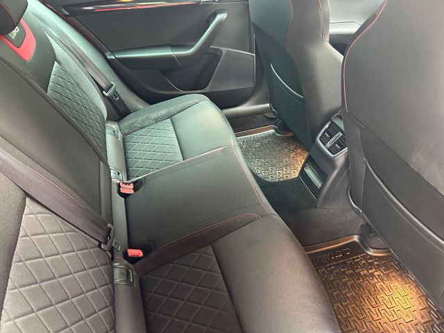 Fahrzeugabbildung Skoda Octavia Combi RS 245+CarPlay+LED+Dig.Cockpit+AHK