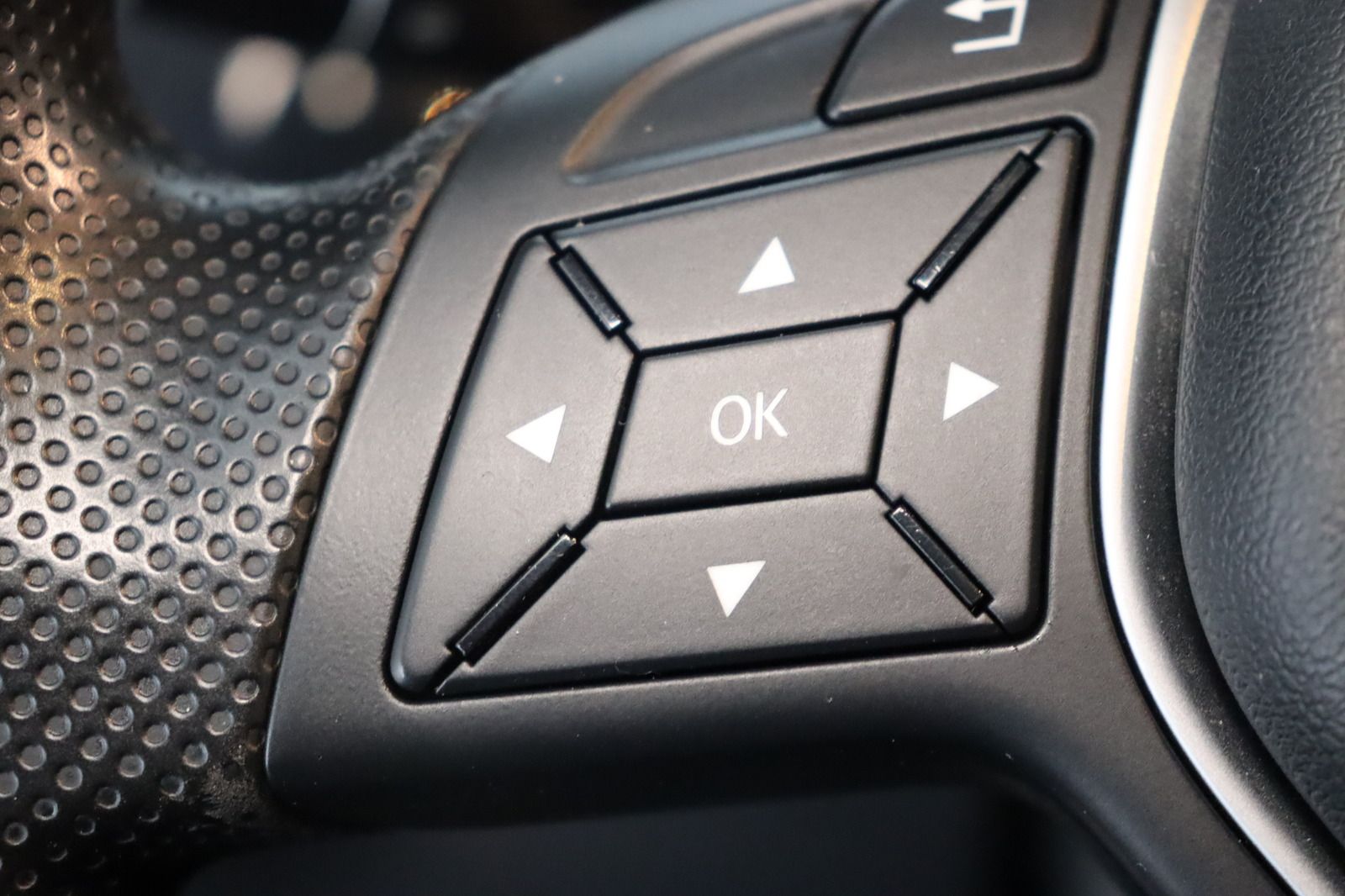 Fahrzeugabbildung Mercedes-Benz B 200 BlueEFFICIENCY * Bi-Xenon * Sitzhzg. * PDC