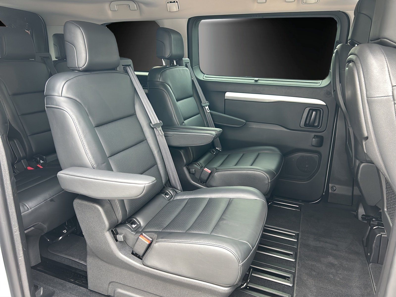 Fahrzeugabbildung Opel Zafira Life 2.0 D M Tourer (L2)/KAMERA/ACC/AHK/