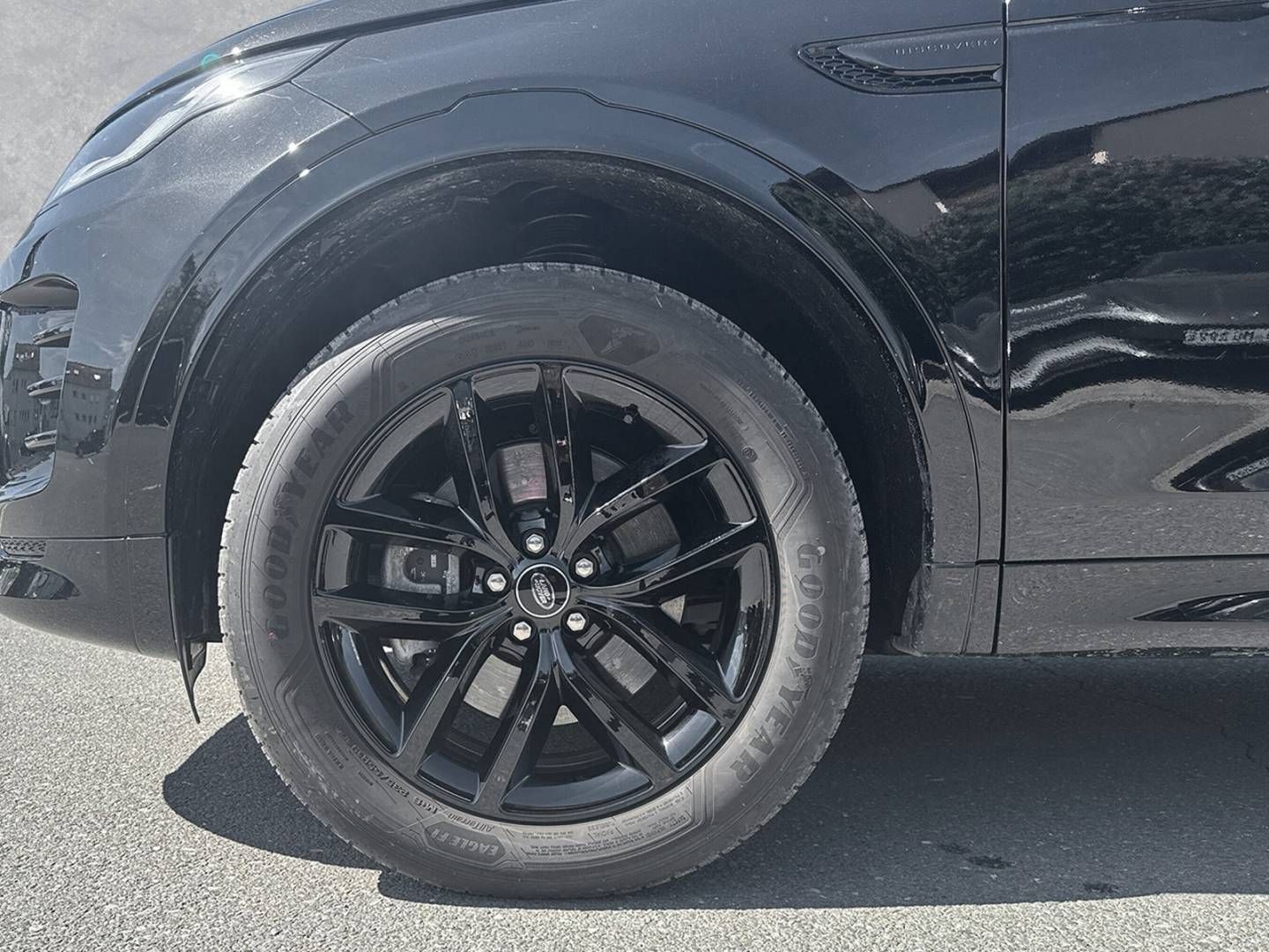 Fahrzeugabbildung Land Rover Discovery Sport D165 Dynamic SE