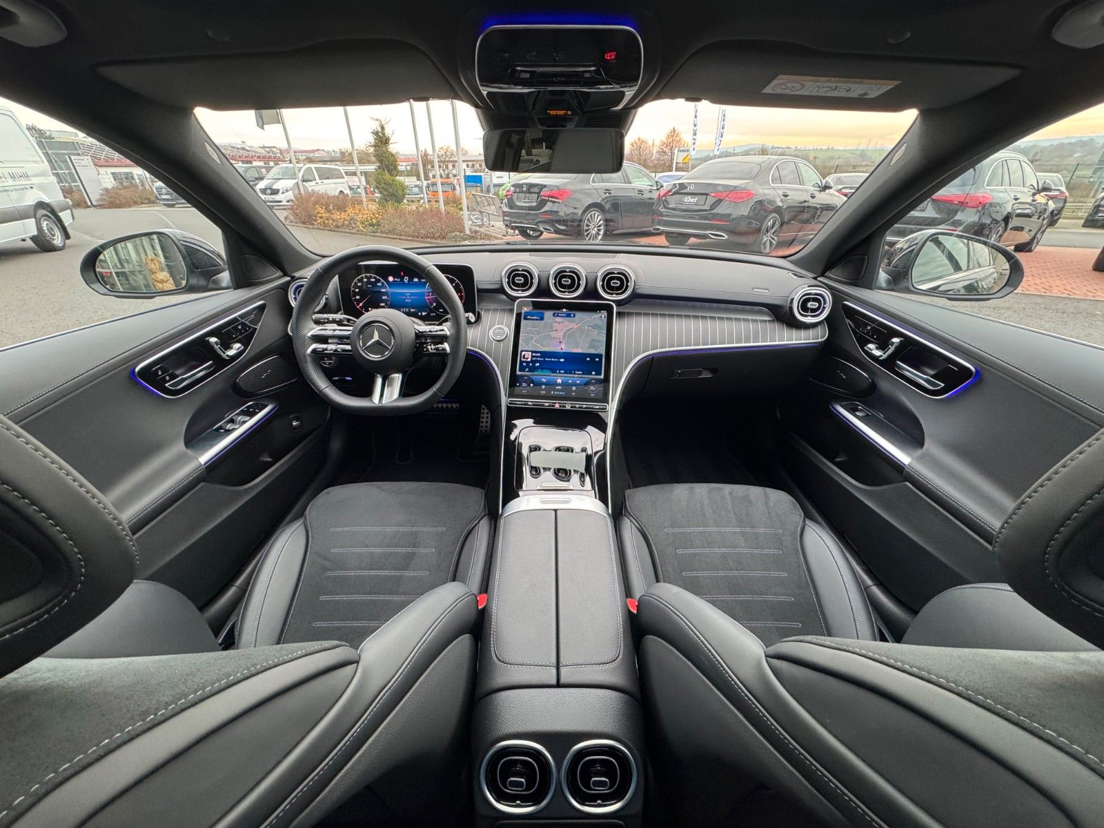 Fahrzeugabbildung Mercedes-Benz C 200d T AMG+Pano+AHK+Distr+Digital+360