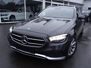 Mercedes E 200 - 2