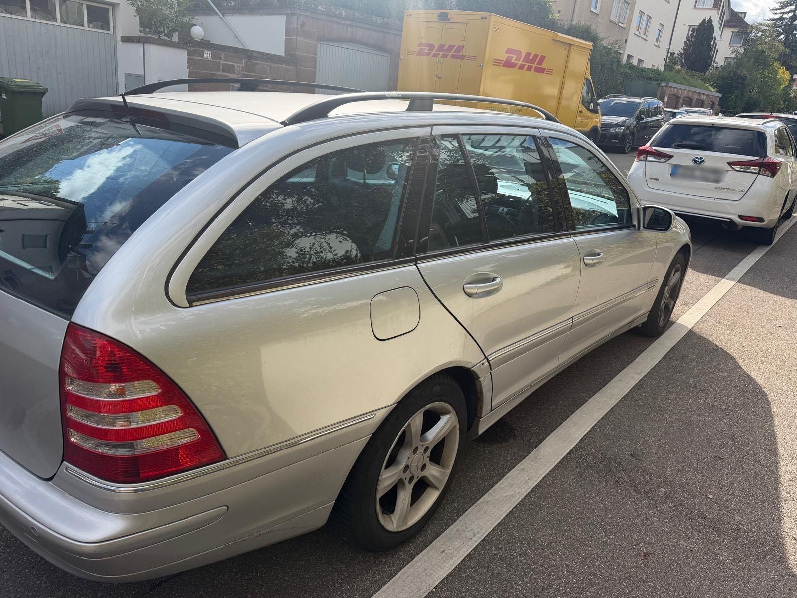 Mercedes-Benz C200 2004 — interior