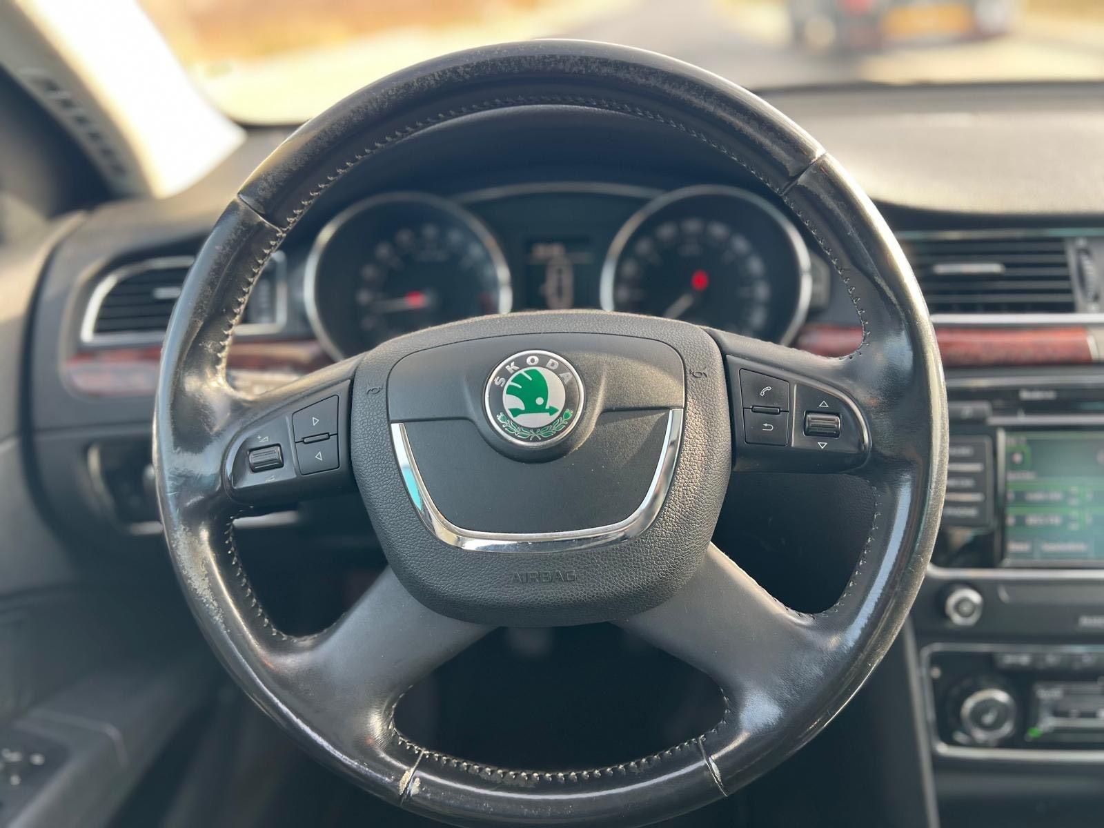 Skoda Superb 2012 — photo 14