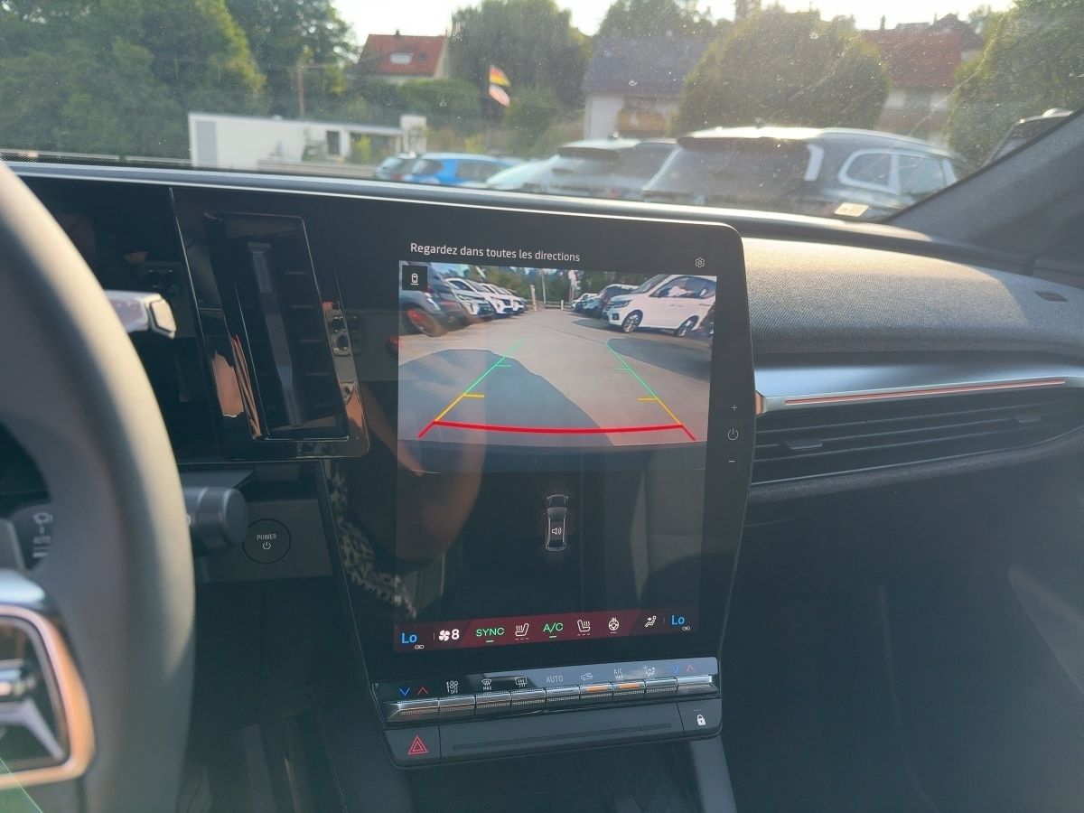 Fahrzeugabbildung Renault Scenic TECHNO E-TECH 220 LONG RANGE GJR