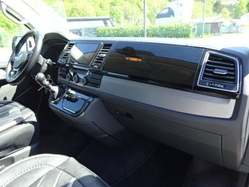 Fotografie des VW T6 Multivan 2.0 TDI Generation Six AHK 2.500kg