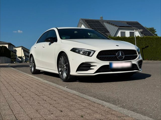 MERCEDES-BENZ Mercedes A200 Limousine AMG Line