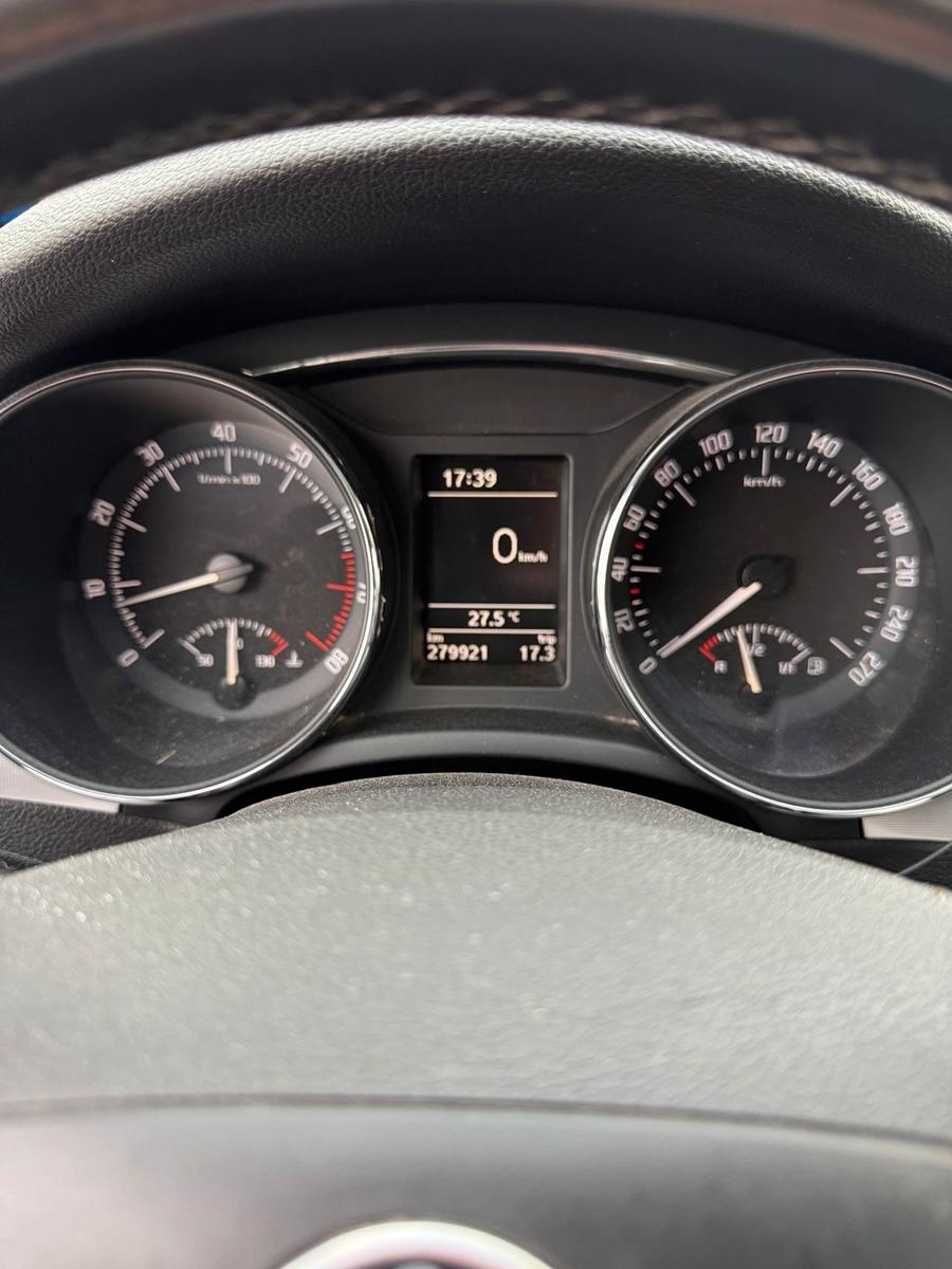 Skoda Superb 2010 — photo 10